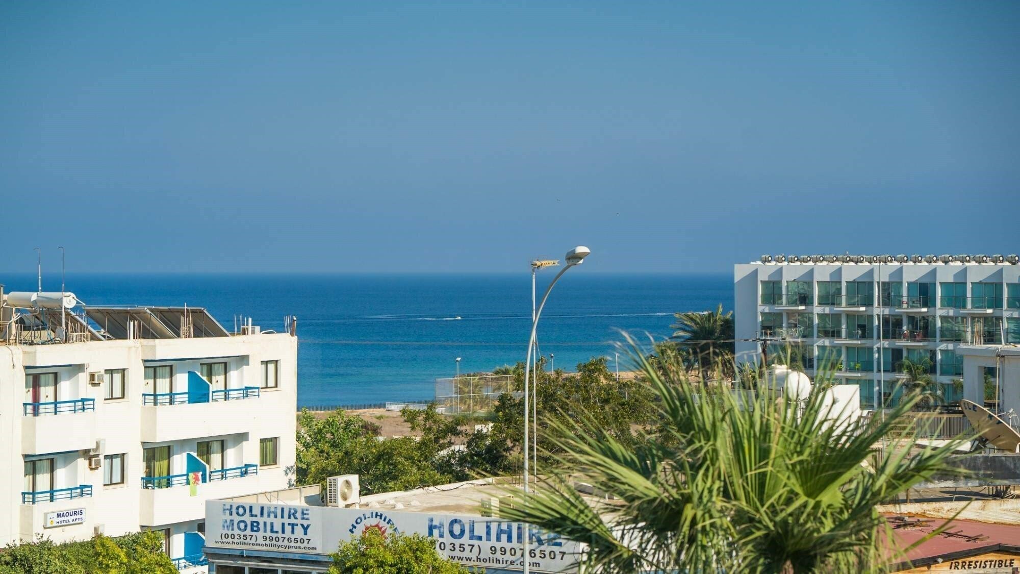 Отель Andreotis Hotel Apartaments 3*